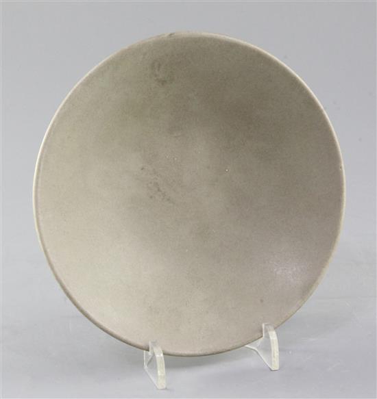 A Chinese Yue ware celadon bowl, Tang dynasty (618-907AD), diameter 15.5cm